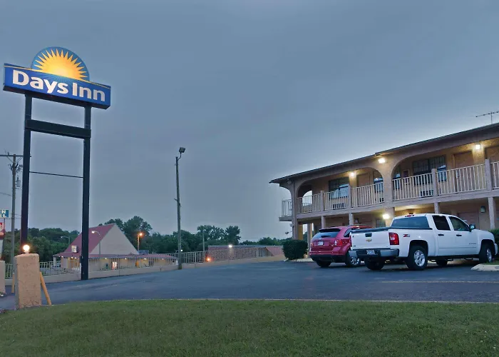Kid friendly hotel Days Inn By Wyndham Downtown-Nashville West Trinity Lane