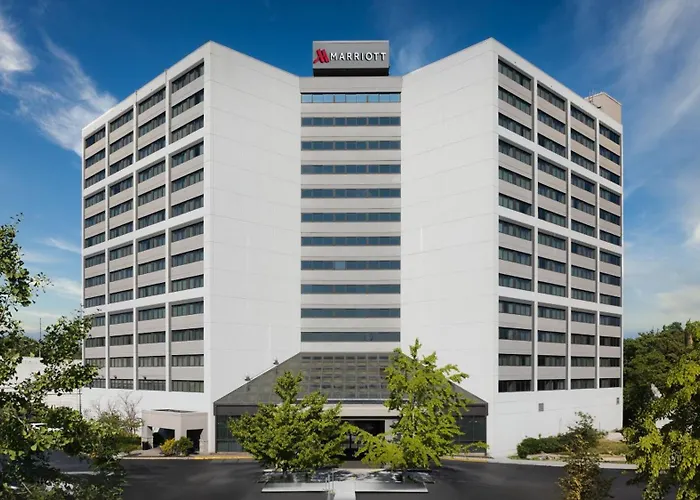 Hotel with Tennis: Nashville Airport Marriott