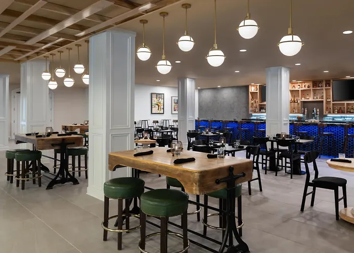 Airport Hotel: Delta Hotels By Marriott Nashville Airport